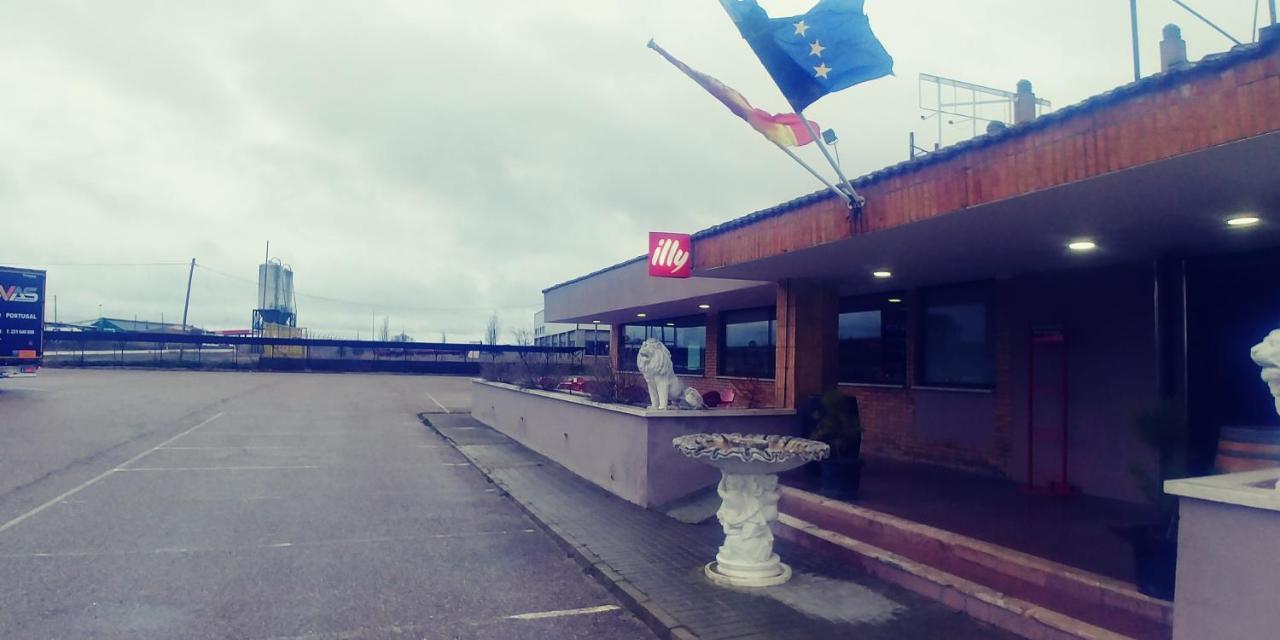 Hotel Ria De Vigo "Tierra De Campos" Becilla de Valderaduey Exterior photo